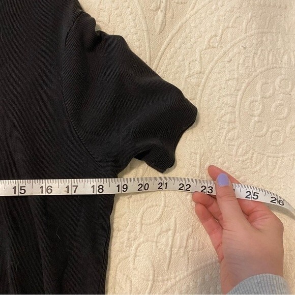 Croft & Barrow Size Medium Ribbed Basic Black Minimalist Short Sleeve Shirt - Picture 4 of 5